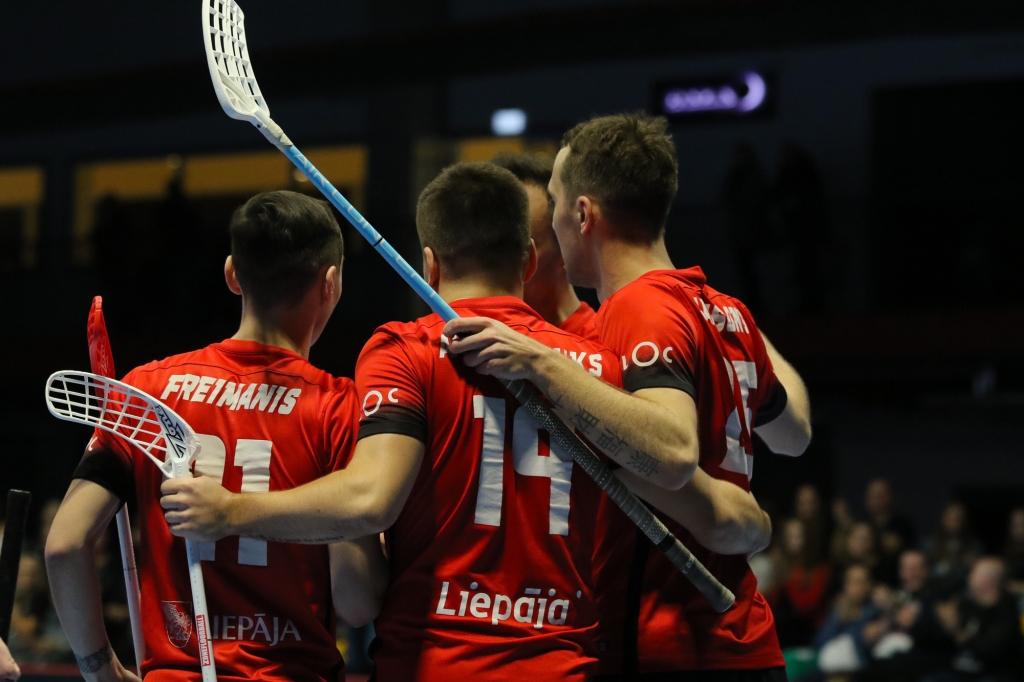 Kuršu fantastiskā izglābšanās pirmā apļa krēslā