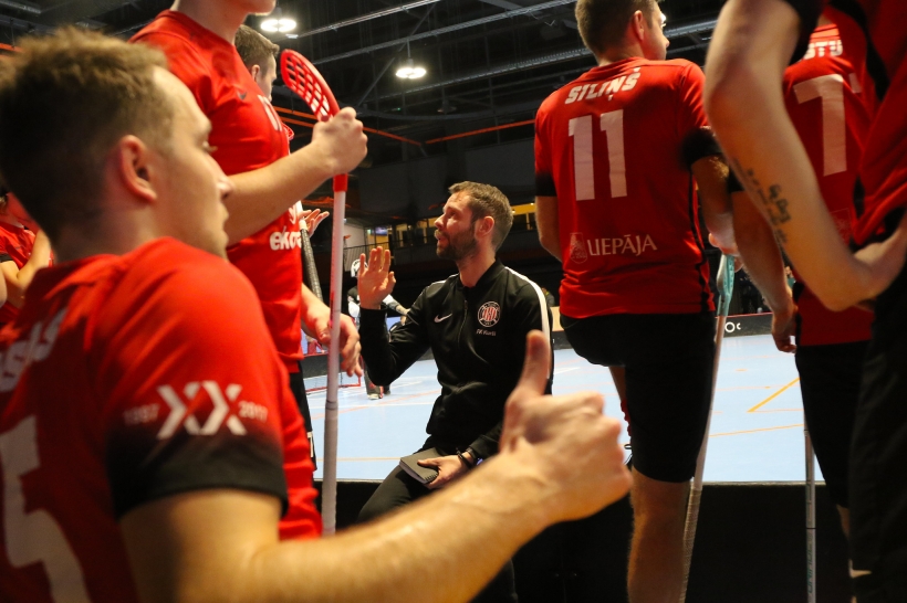 Divās mājas spēlēs - sešu punktu misija