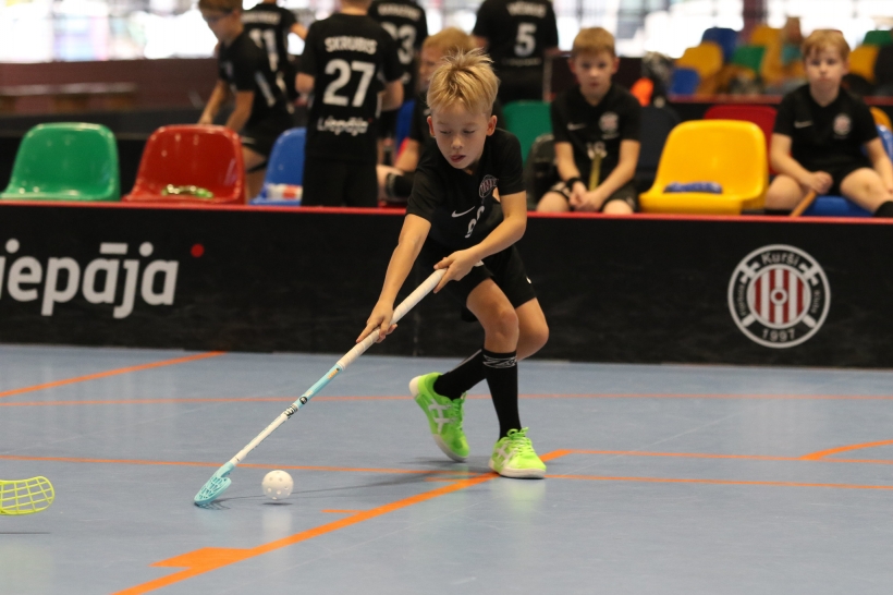 Nāc trenēties FLORBOLĀ!