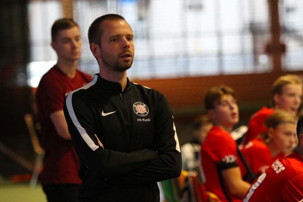 Parasta ierindas spēle