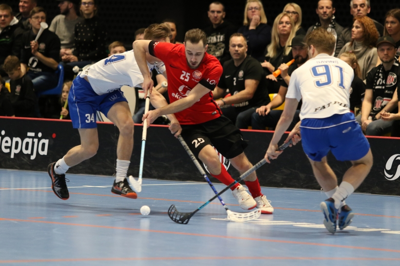 Kritās rezultativitāte, sākās atlaižu laiks