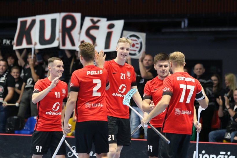 Sestdien pret divkārtējiem čempioniem