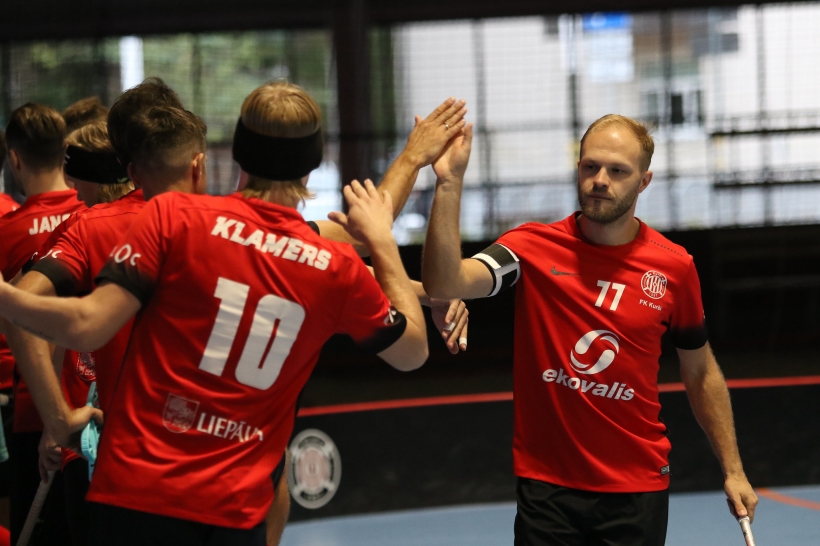 Nedēļas noslēgums ar dueli pret līderiem