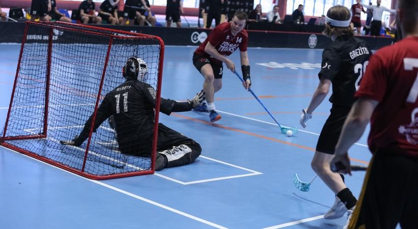Liepājas 26. čempionātā florbolā noskaidroti jaunie čempioni